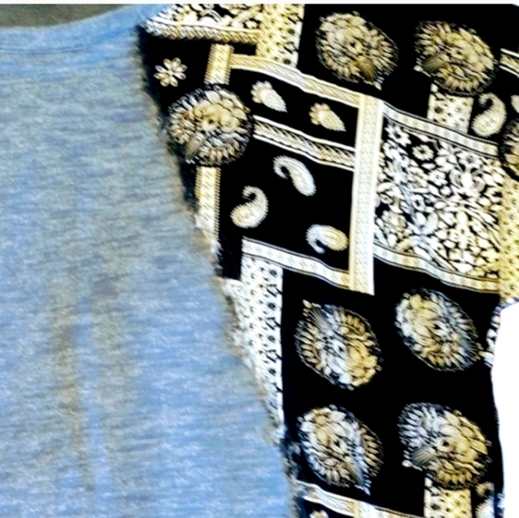 GIGIO NAVY AND WHITE PAISLEY SHORT SLEEVE TOP SIZE L - Picture 4 of 7